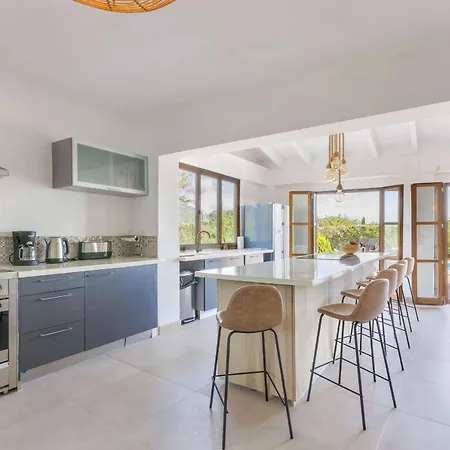 Miravall Villa